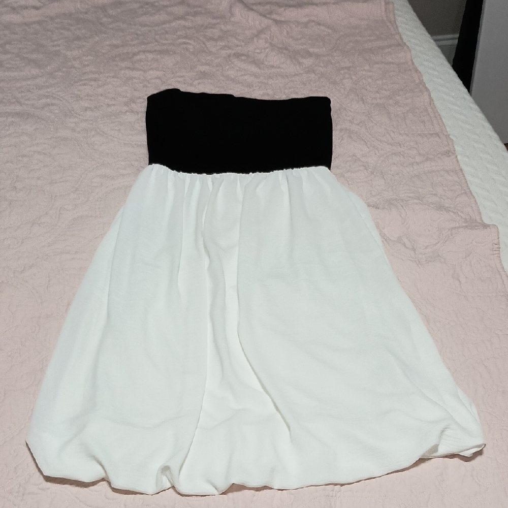Black & White Strapless Bubble Hem Dress NWT
